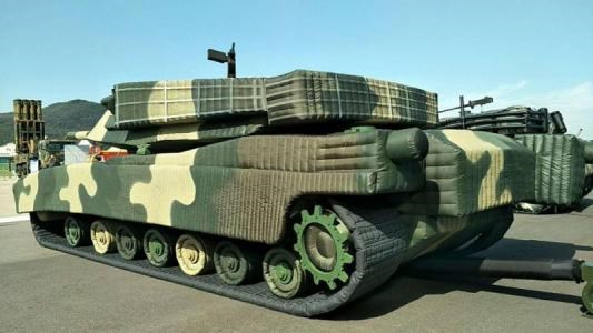 桂林充气坦克战车